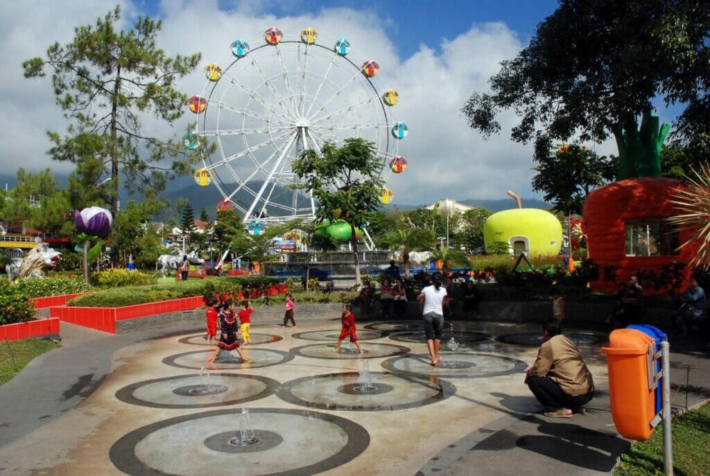 Alun - Alun Batu Malang [sdalamarrohmah]