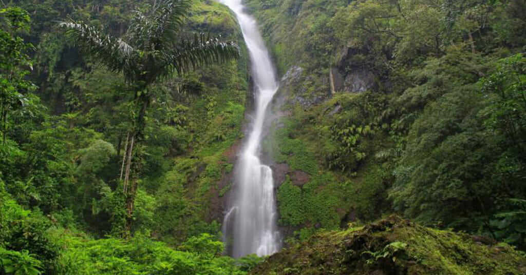 Curug Cibareubeuy