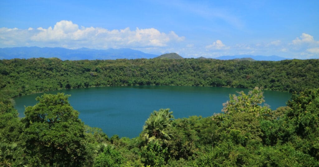 Danau Asmara Flores